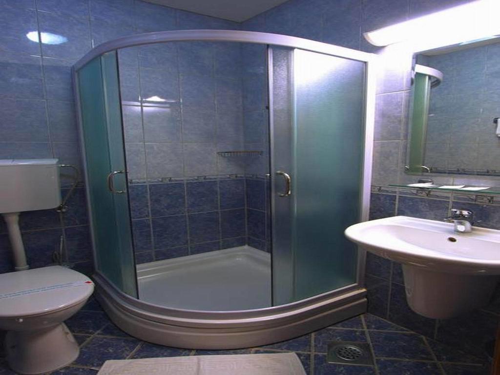 Hotel Cubic Laktaši エクステリア 写真