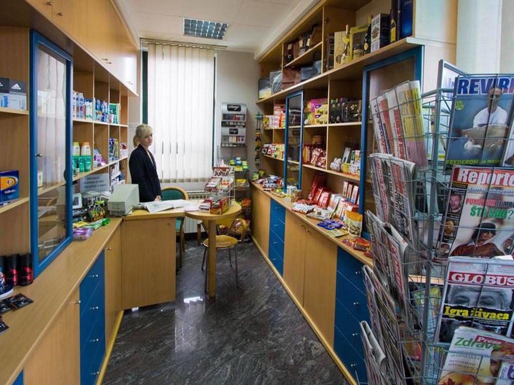 Hotel Cubic Laktaši エクステリア 写真