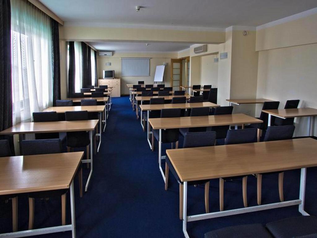 Hotel Cubic Laktaši エクステリア 写真