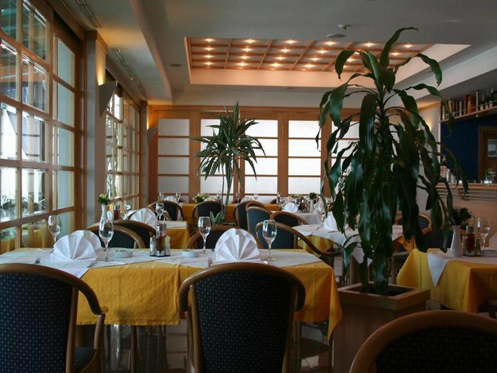 Hotel Cubic Laktaši エクステリア 写真